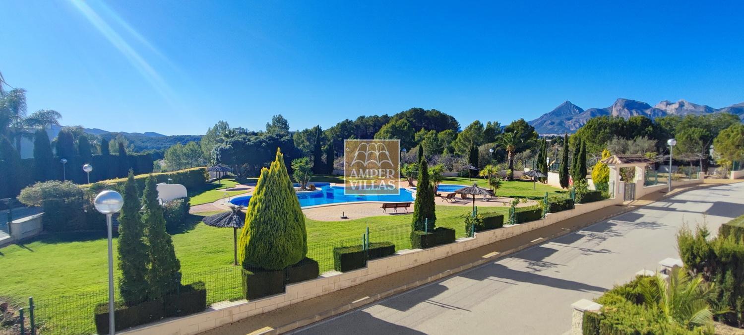 Lovely ground floor apartment with a large terrace.